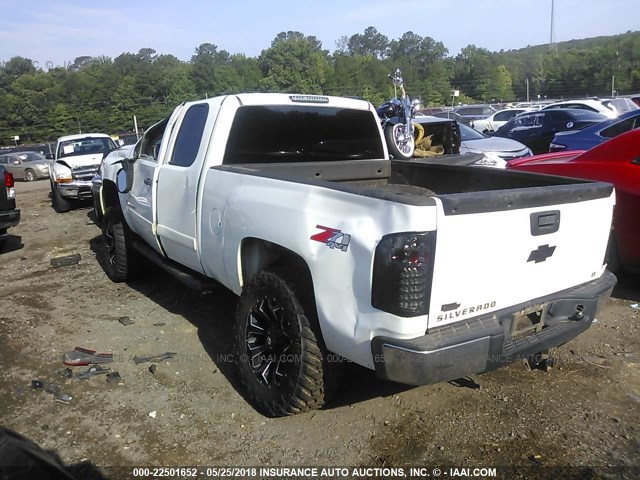 2GCEK19J481253906 - 2008 CHEVROLET SILVERADO K1500 WHITE photo 3