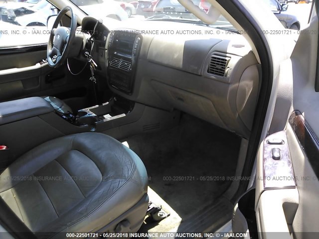 1FMDU75W84ZA52405 - 2004 FORD EXPLORER LIMITED თეთრი ფოტო 5