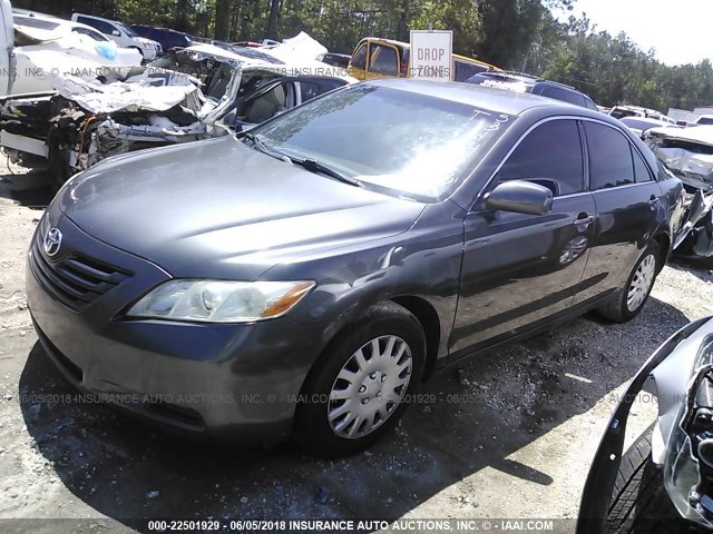 4T1BE46KX7U531473 - 2007 TOYOTA CAMRY NEW GENERAT CE/LE/XLE/SE GRAY photo 2