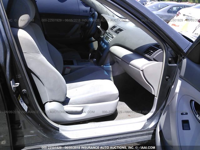 4T1BE46KX7U531473 - 2007 TOYOTA CAMRY NEW GENERAT CE/LE/XLE/SE GRAY photo 5