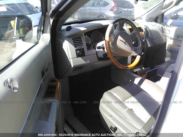 1A8HX58N58F113763 - 2008 CHRYSLER ASPEN LIMITED WHITE photo 5