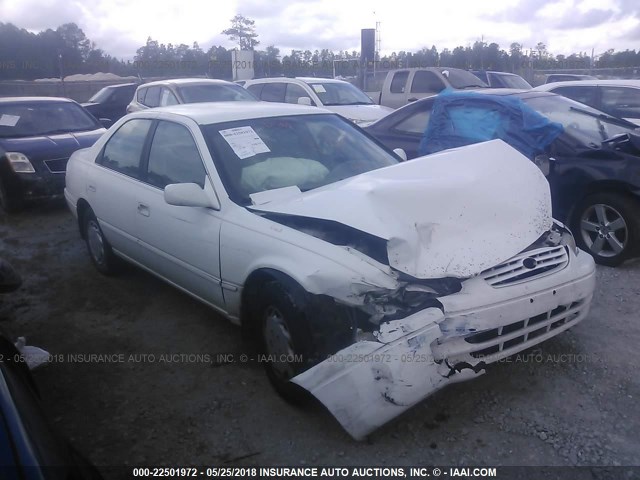 4T1BG22K5VU821945 - 1997 TOYOTA CAMRY CE/LE/XLE 白色 照片 1
