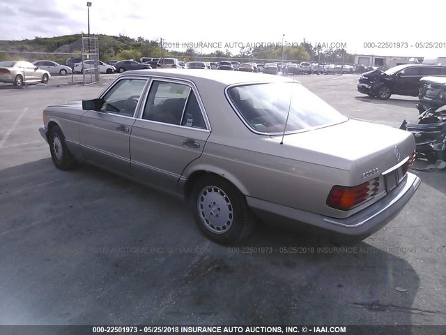 WDBCA24D1KA458368 - 1989 MERCEDES-BENZ 300 SE SILVER photo 3