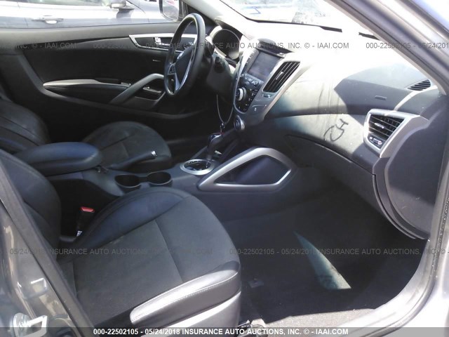 KMHTC6AD8DU167032 - 2013 HYUNDAI VELOSTER GRAY photo 5