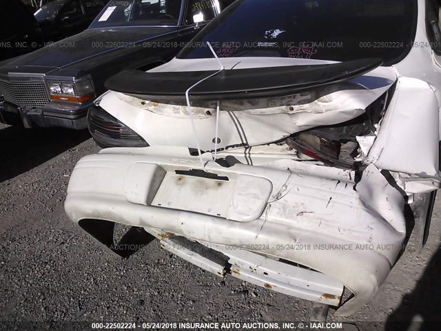 1G2WK52J22F258144 - 2002 PONTIAC GRAND PRIX SE WHITE photo 6