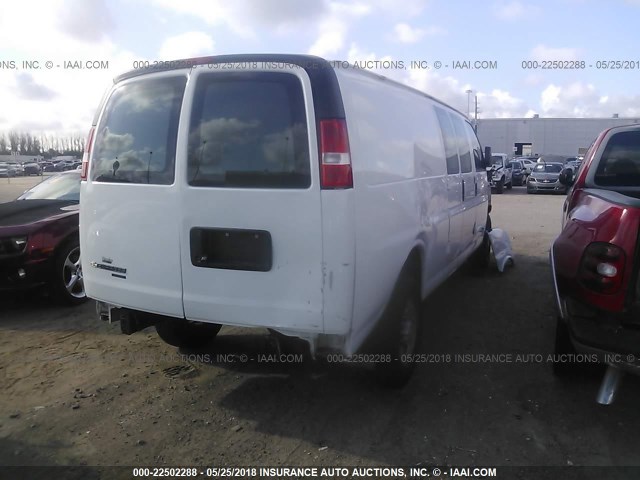 1GCWGGCG8F1211442 - 2015 CHEVROLET EXPRESS G2500  WHITE photo 4