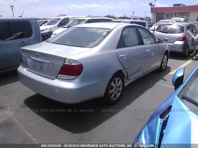 4T1BF30K16U111860 - 2006 TOYOTA CAMRY LE/XLE/SE Gümüş foto 4