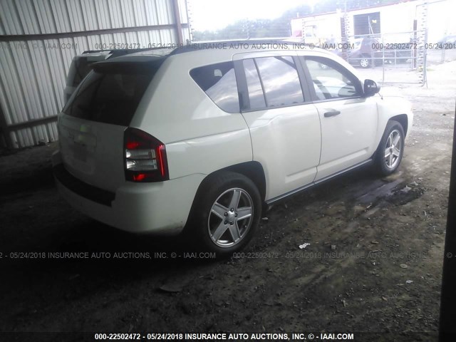 1J8FT47087D265890 - 2007 JEEP COMPASS WHITE photo 4