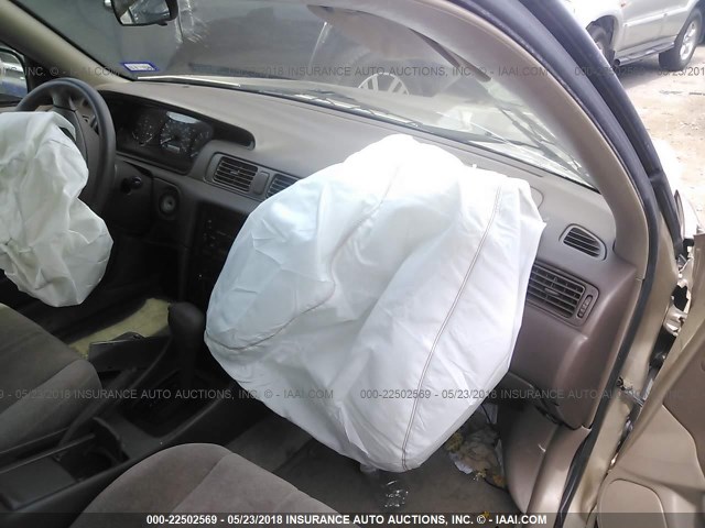 JT2BF22K2W0142286 - 1998 TOYOTA CAMRY CE/LE/XLE 金色 照片 5