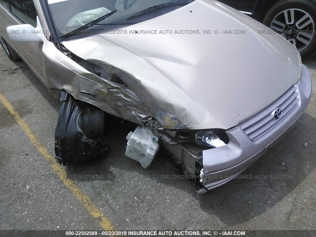 JT2BF22K2W0142286 - 1998 TOYOTA CAMRY CE/LE/XLE 金色 照片 6