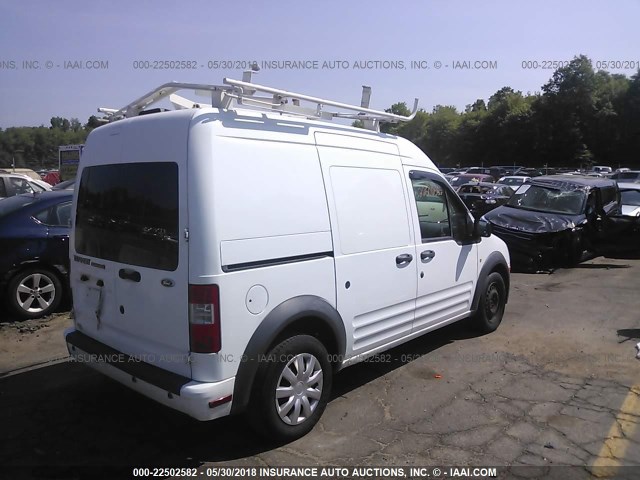 NM0LS7DN1AT022060 - 2010 FORD TRANSIT CONNECT XLT WHITE photo 4