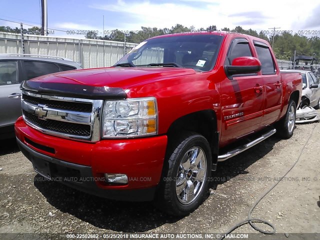 3GCEC33J29G228951 - 2009 CHEVROLET SILVERADO C1500 LTZ RED photo 2