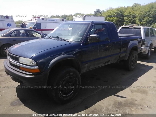 1GCCT19W3Y8253683 - 2000 CHEVROLET S TRUCK S10 BLUE photo 2