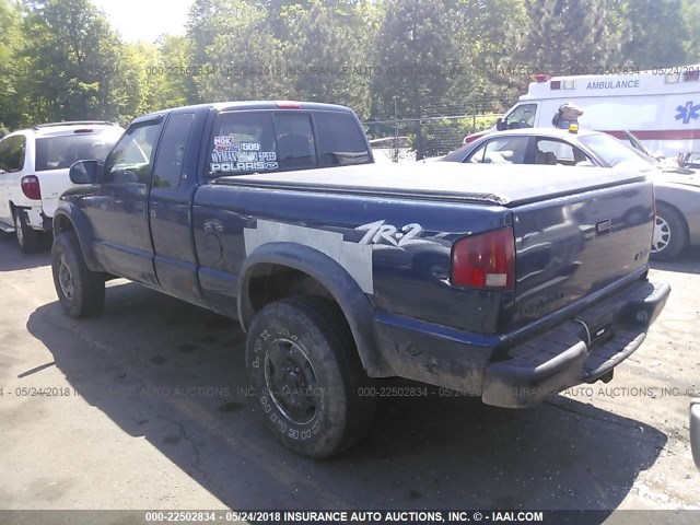 1GCCT19W3Y8253683 - 2000 CHEVROLET S TRUCK S10 BLUE photo 3