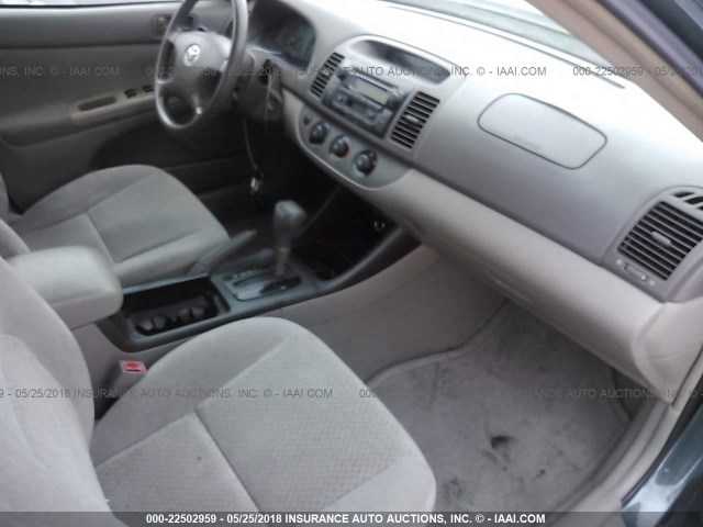 4T1BE30KX3U716863 - 2003 TOYOTA CAMRY LE/XLE/SE მწვანე ფოტო 5