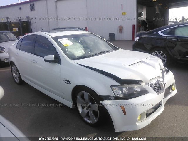 6G2EC57Y18L137858 - 2008 PONTIAC G8 GT WHITE photo 1