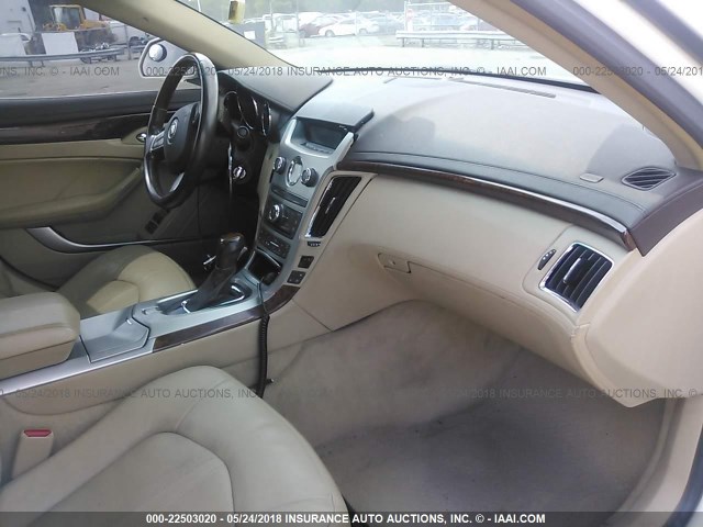 1G6DF577580190764 - 2008 CADILLAC CTS WHITE photo 5