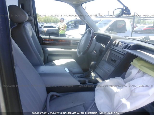 5LMFU28R54LJ07054 - 2004 LINCOLN NAVIGATOR SILVER photo 5