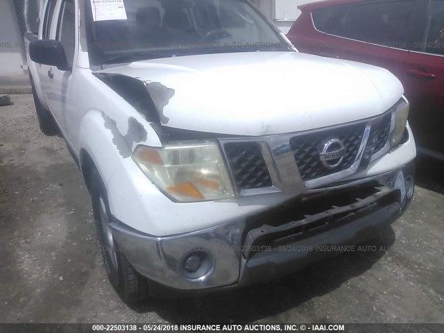 1N6AD09U87C417371 - 2007 NISSAN FRONTIER CREW CAB LE/SE/OFF ROAD WHITE photo 6