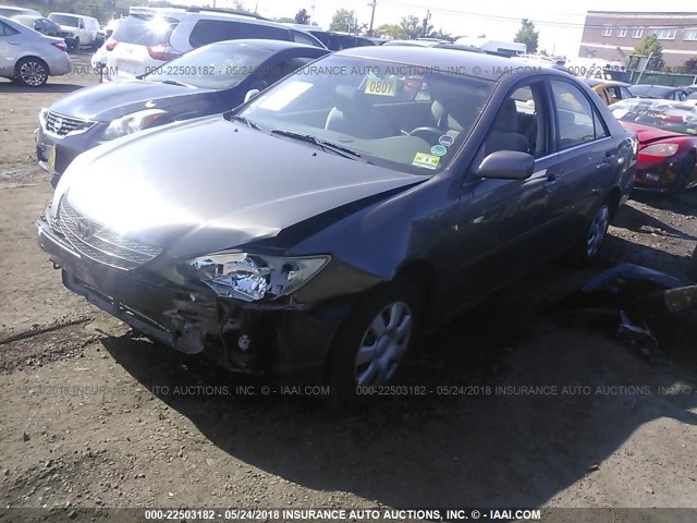 4T1BE32K13U746766 - 2003 TOYOTA CAMRY LE/XLE/SE 灰色 照片 2