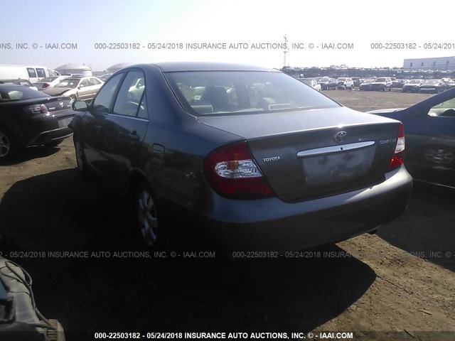 4T1BE32K13U746766 - 2003 TOYOTA CAMRY LE/XLE/SE 灰色 照片 3