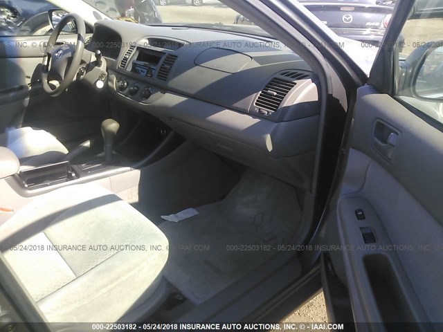 4T1BE32K13U746766 - 2003 TOYOTA CAMRY LE/XLE/SE 灰色 照片 5