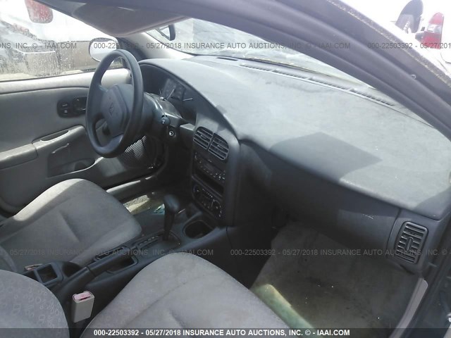 1G8ZH52812Z309890 - 2002 SATURN SL1 GRAY photo 5