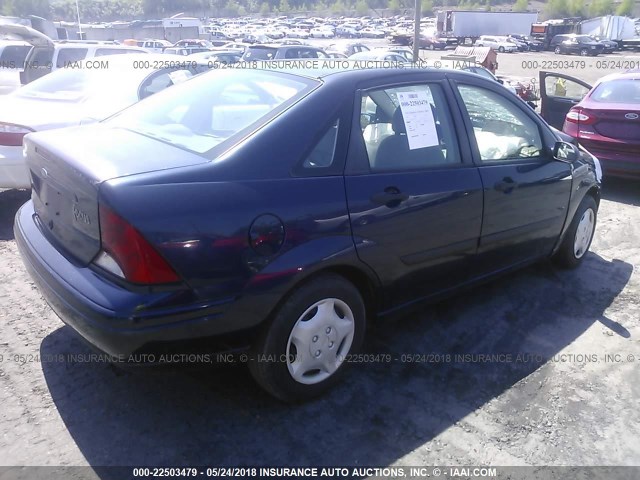 1FAFP33P32W146737 - 2002 FORD FOCUS LX BLUE photo 4