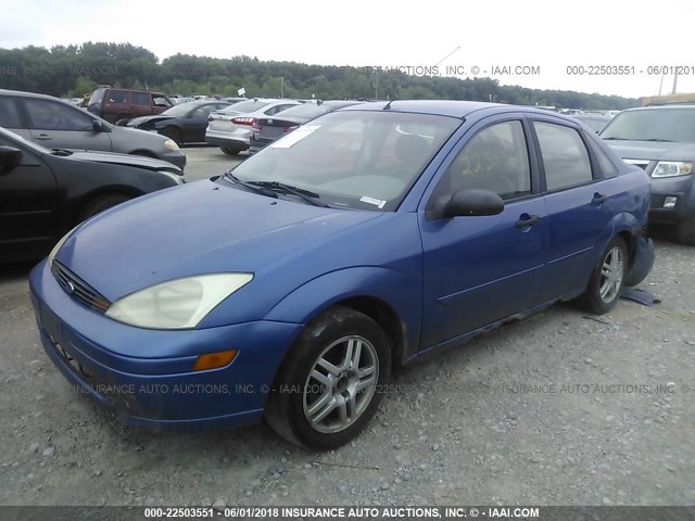 1FAFP34322W323211 - 2002 FORD FOCUS SE/SE COMFORT/SE SPORT BLUE photo 2