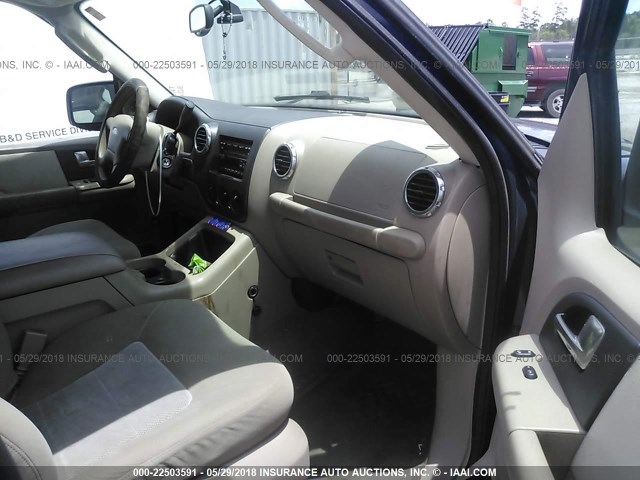 1FMRU15W73LB53522 - 2003 FORD EXPEDITION XLT ლურჯი ფოტო 5
