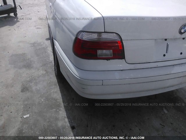 WBADT43452GY43083 - 2002 BMW 525 I AUTOMATIC WHITE photo 6