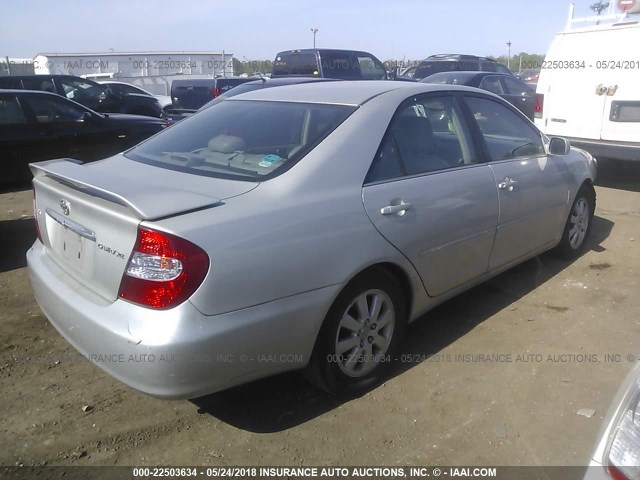 4T1BE30KX3U773743 - 2003 TOYOTA CAMRY LE/XLE/SE ვერცხლისფერი ფოტო 4