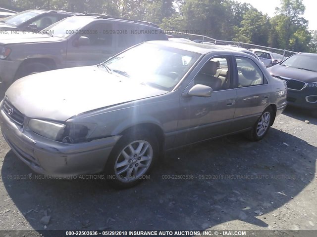 4T1BF28KX1U125151 - 2001 TOYOTA CAMRY LE/XLE GRAY photo 2