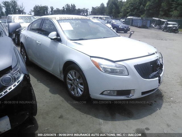 2G4GR5ER9C9215228 - 2012 BUICK REGAL WHITE photo 1