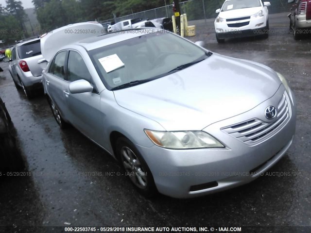 4T1BE46K67U136786 - 2007 TOYOTA CAMRY NEW GENERAT CE/LE/XLE/SE SILVER photo 1