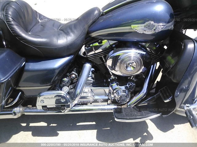 1HD1FCW133Y612878 - 2003 HARLEY-DAVIDSON FLHTCUI BLUE photo 8