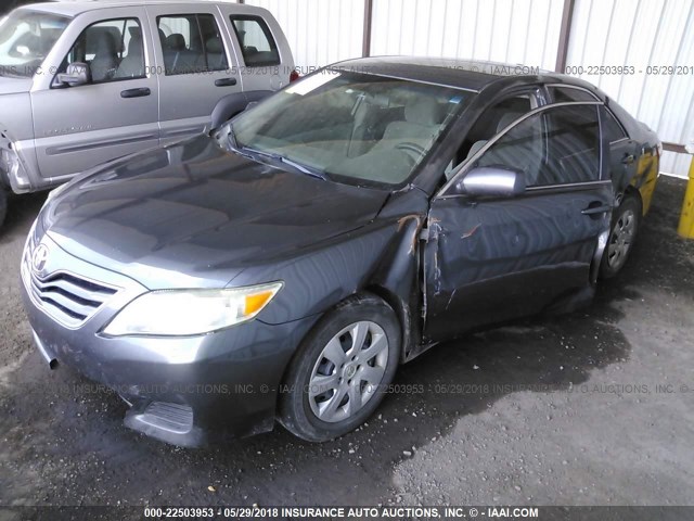 4T4BF3EK0AR015645 - 2010 TOYOTA CAMRY SE/LE/XLE 灰色 照片 2