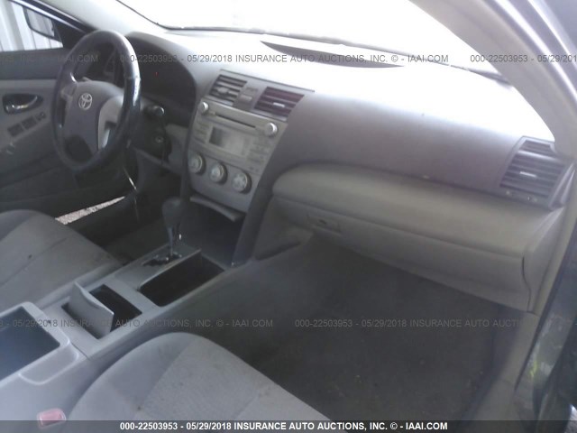 4T4BF3EK0AR015645 - 2010 TOYOTA CAMRY SE/LE/XLE 灰色 照片 5
