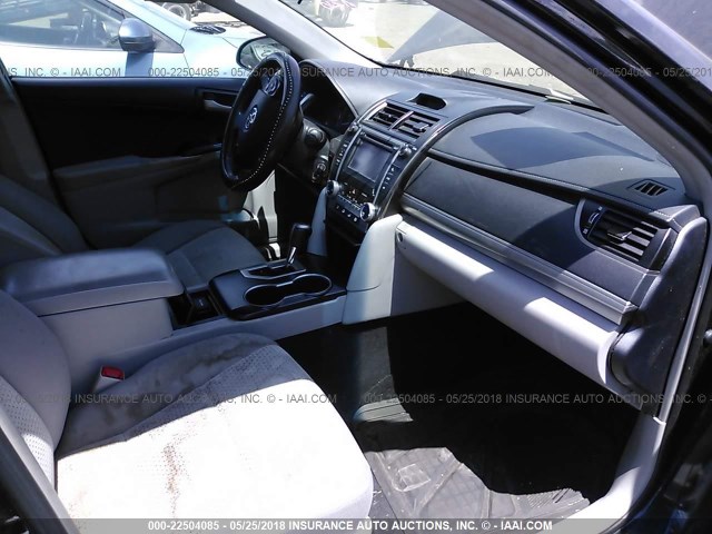 4T4BF1FK9DR323548 - 2013 TOYOTA CAMRY L/SE/LE/XLE შავი ფოტო 5