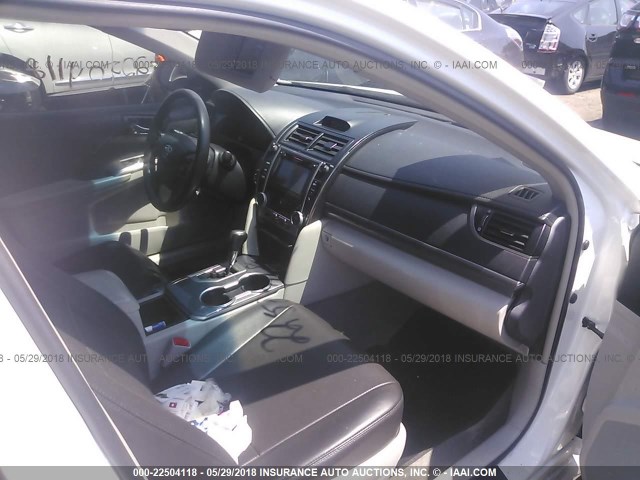 4T1BD1FK2EU121099 - 2014 TOYOTA CAMRY HYBRID/LE/XLE თეთრი ფოტო 5