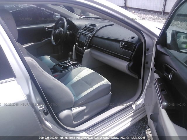 4T4BF1FK0DR331733 - 2013 TOYOTA CAMRY L/SE/LE/XLE SILVER photo 4