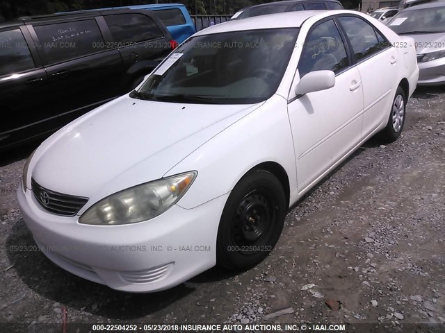 4T1BE32K85U537642 - 2005 TOYOTA CAMRY LE/XLE/SE 白色 照片 2
