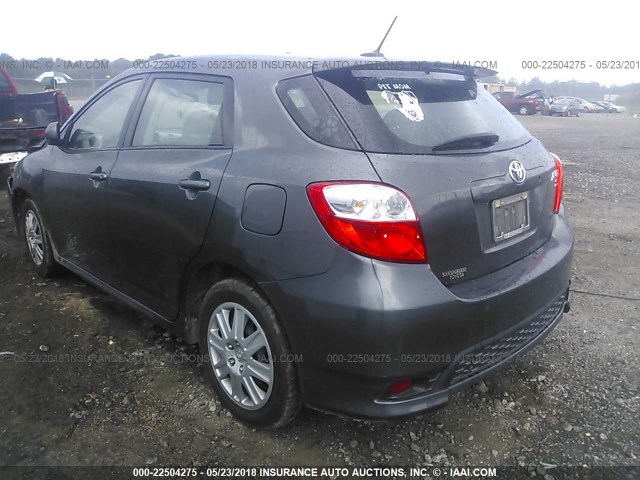2T1KU4EE5BC680799 - 2011 TOYOTA COROLLA MATRIX  GRAY photo 3