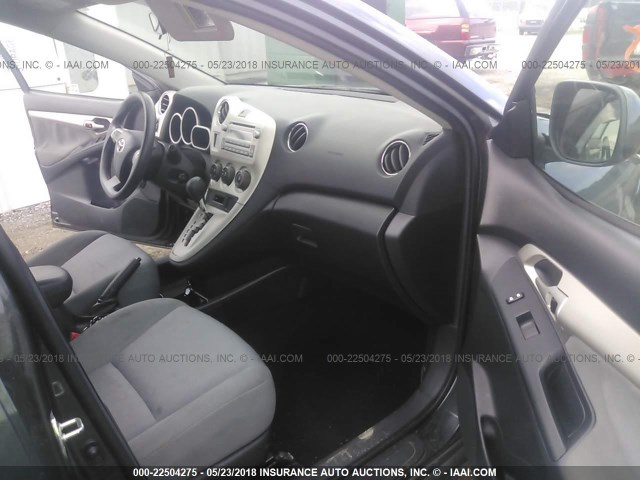2T1KU4EE5BC680799 - 2011 TOYOTA COROLLA MATRIX  GRAY photo 5