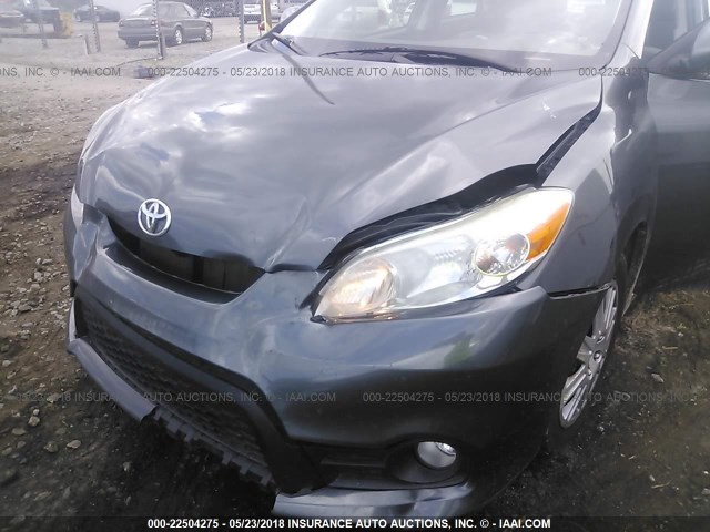 2T1KU4EE5BC680799 - 2011 TOYOTA COROLLA MATRIX  GRAY photo 6