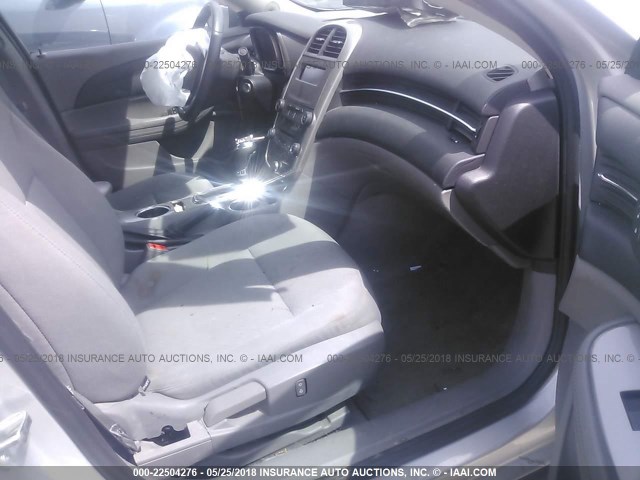 1G11B5SL9EF204411 - 2014 CHEVROLET MALIBU LS 银色 照片 5