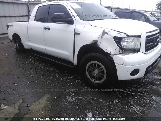 5TFUW5F19AX104380 - 2010 TOYOTA TUNDRA DOUBLE CAB SR5 WHITE photo 6