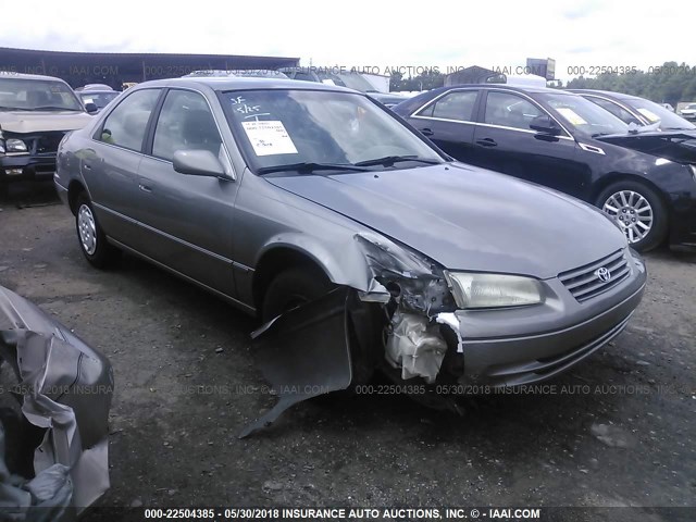 4T1BG22K6WU271267 - 1998 TOYOTA CAMRY CE/LE/XLE GRAY photo 1