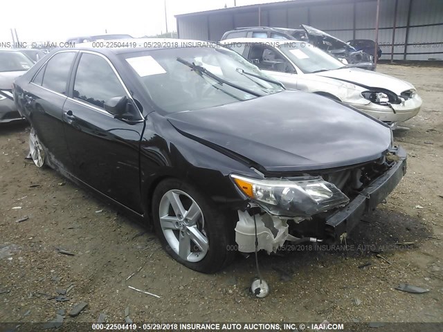 4T1BF1FK1EU814417 - 2014 TOYOTA CAMRY L/SE/LE/XLE 黑色 照片 1