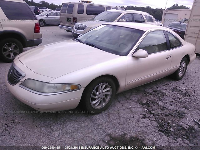 1LNFM91VXWY639120 - 1998 LINCOLN MARK VIII CREAM photo 2